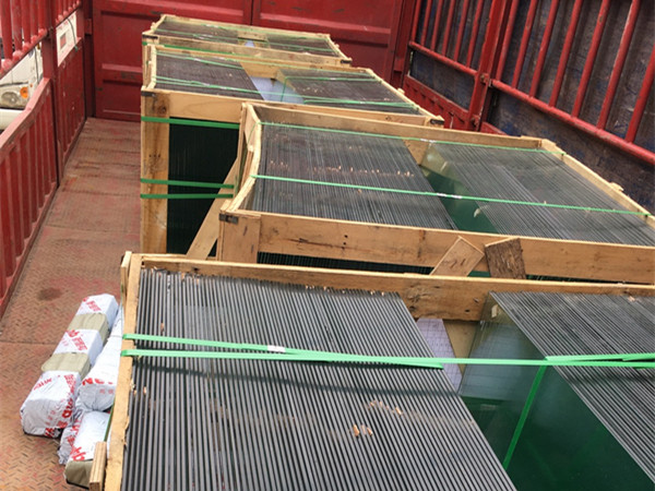 91香蕉小视频玻璃（lí）擋煙垂壁
