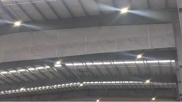 超高柔性擋煙垂（chuí）壁如何拚接？